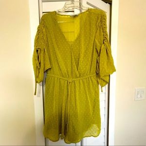 Long sleeves mustard romper